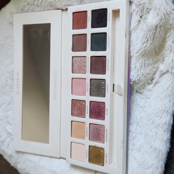 Sigma Beauty Other - Sigma Enchanted Eyshadow